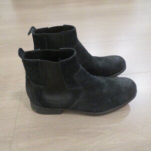 UGG Black Suede Chelsea Boot. Size 10.